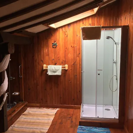 La Vendange Family * Gibourne