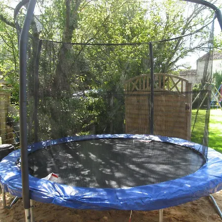 בית נופש La Vendange Family Gibourne